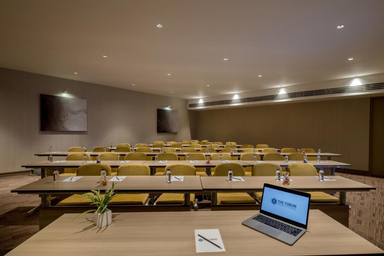 Hotel Wyndham Ahmedabad Shela Esterno foto
