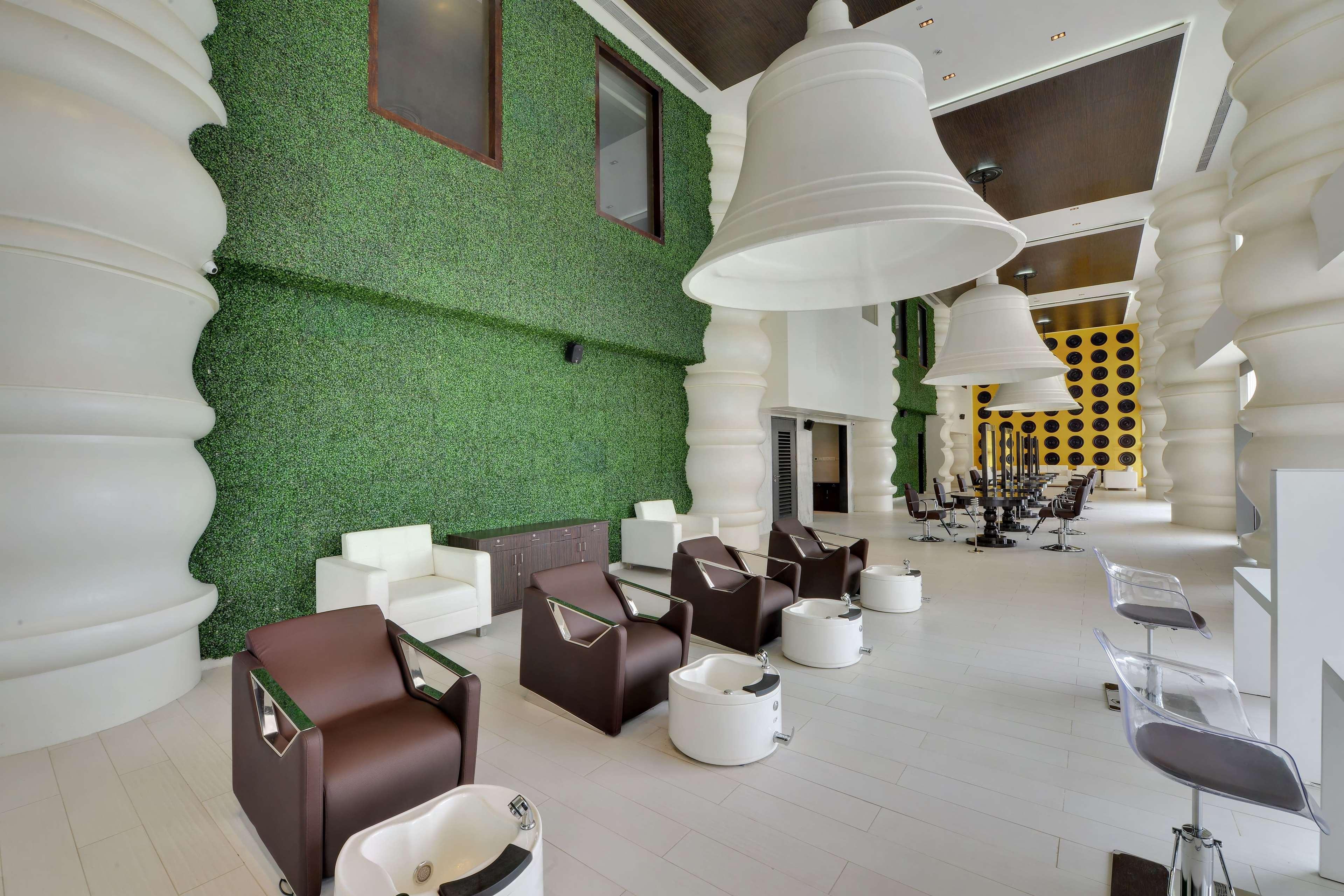 Hotel Wyndham Ahmedabad Shela Esterno foto
