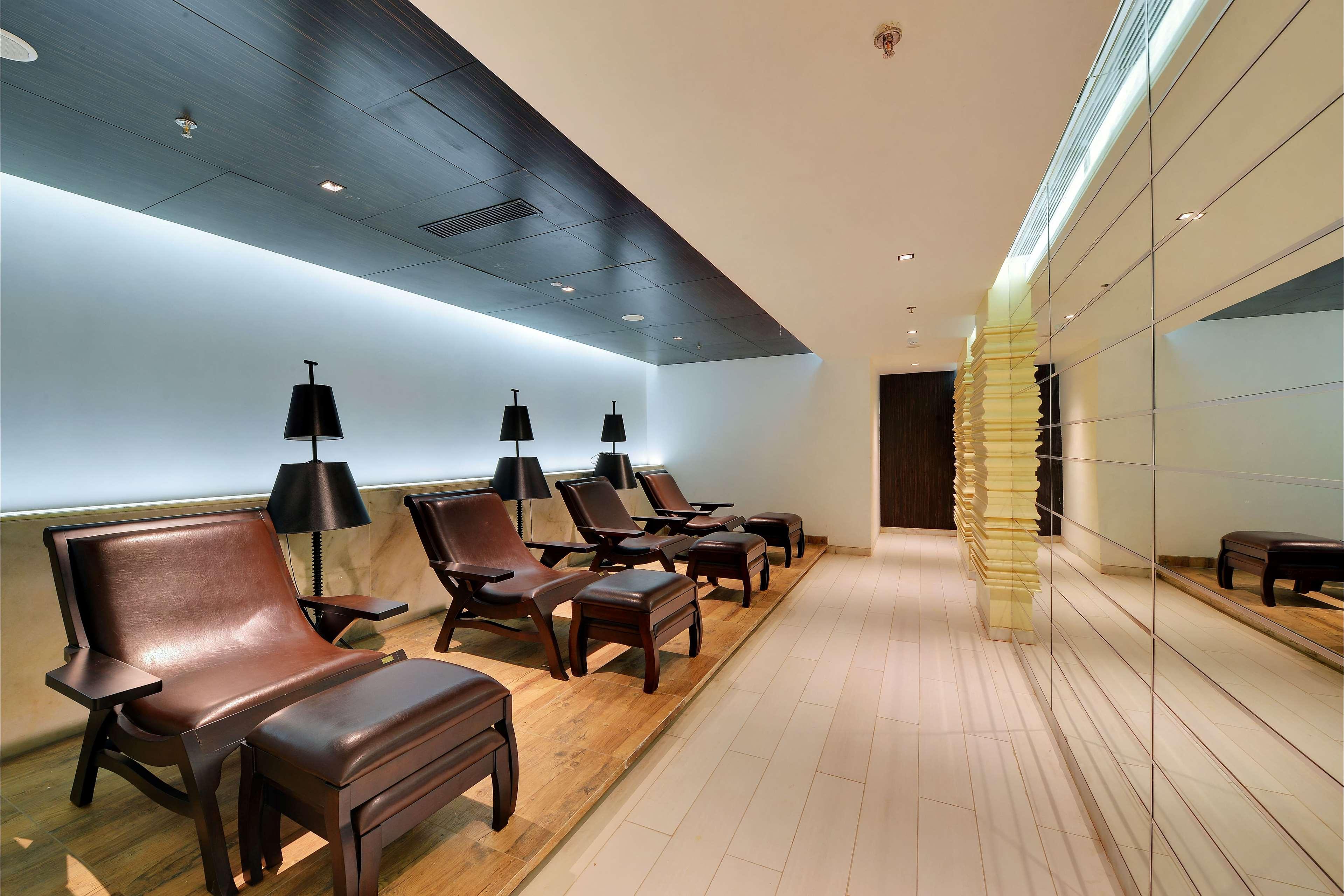 Hotel Wyndham Ahmedabad Shela Esterno foto