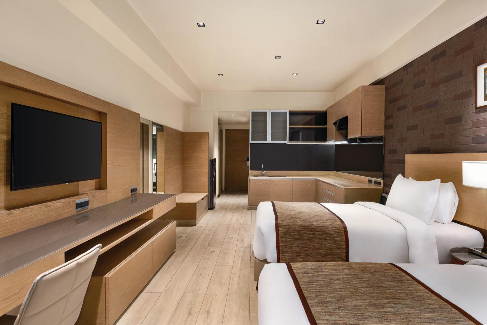 Hotel Wyndham Ahmedabad Shela Esterno foto